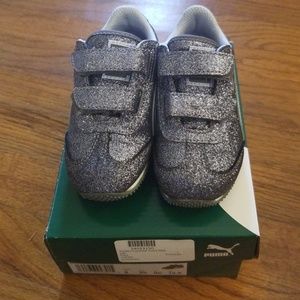 Girls puma silver sparkle shoe